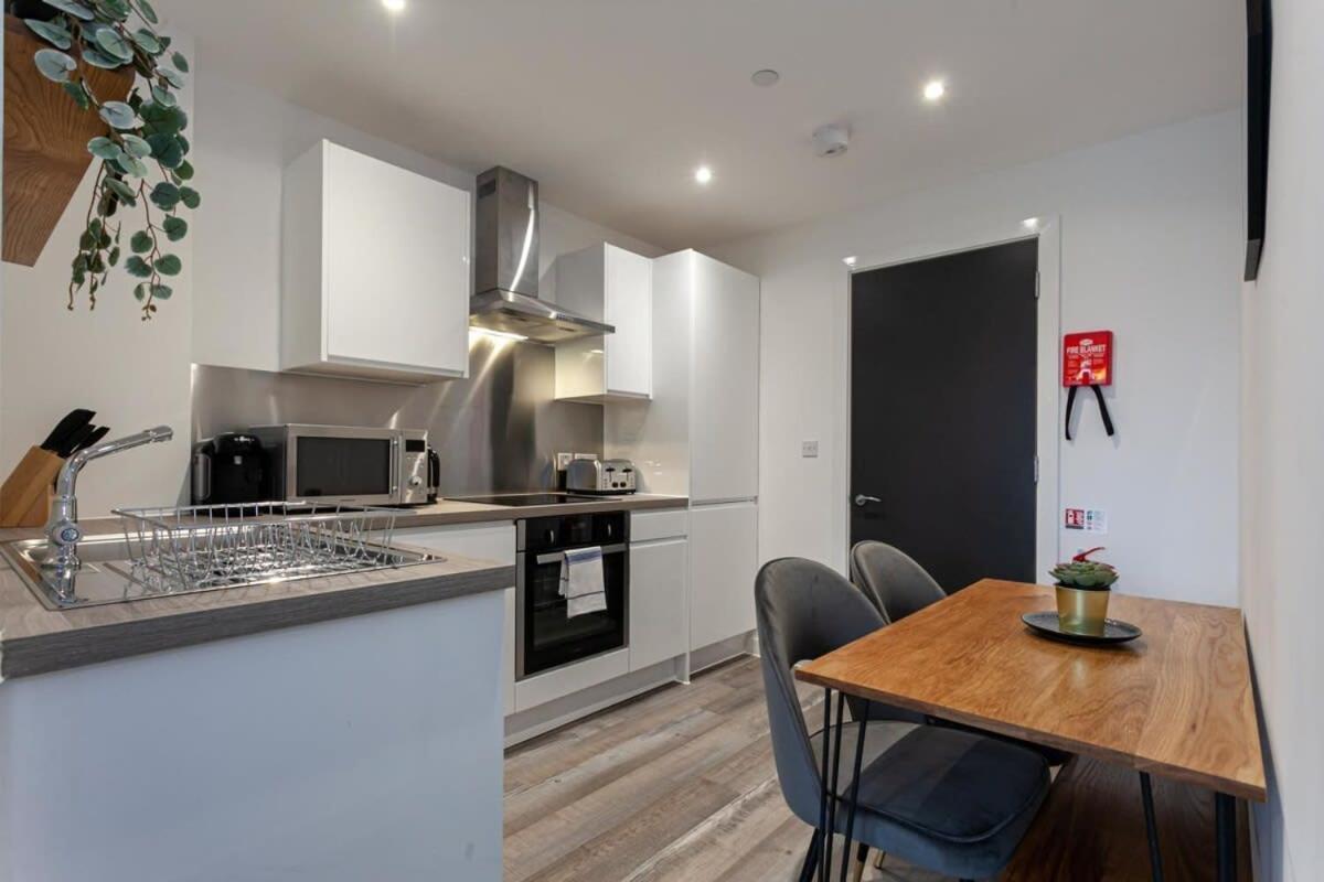 Stunning 2 Bed Flat 5Min To Old Trafford Stadium Μάντσεστερ Εξωτερικό φωτογραφία