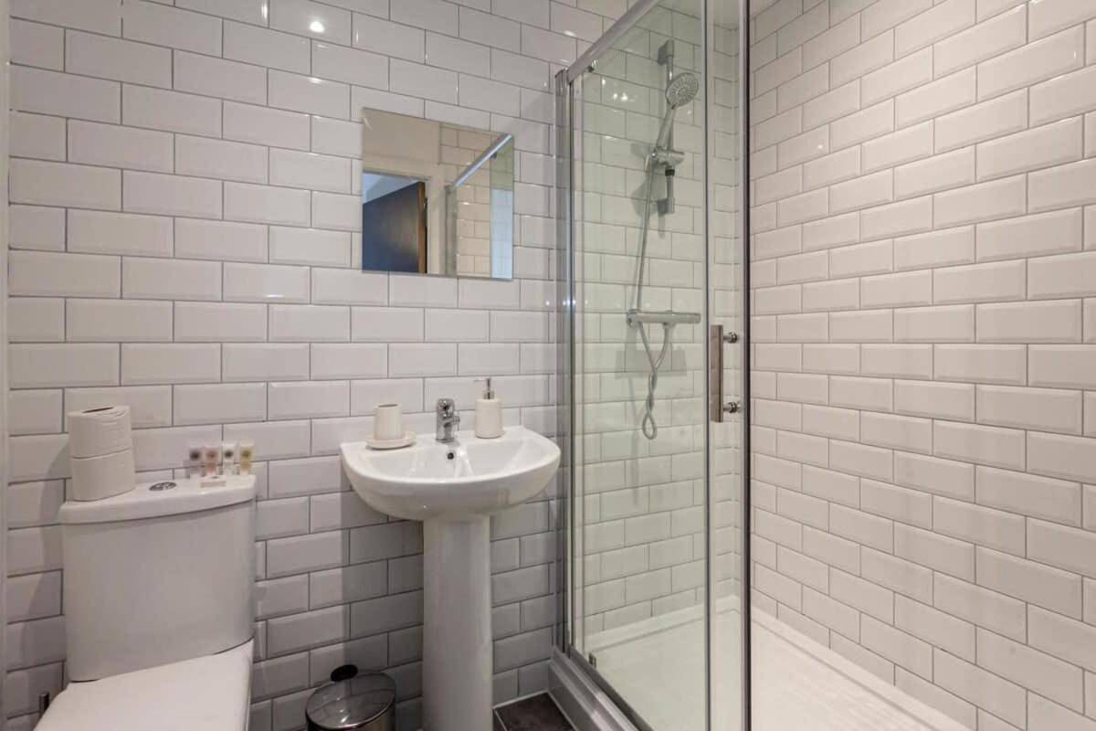Stunning 2 Bed Flat 5Min To Old Trafford Stadium Μάντσεστερ Εξωτερικό φωτογραφία